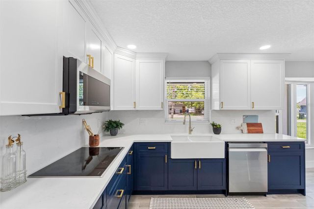 1950 ARVIS CIRCLE W, Clearwater, FL 33764
