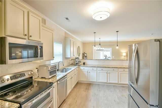 1017 Scotch Pine Way, Mebane, NC 27302