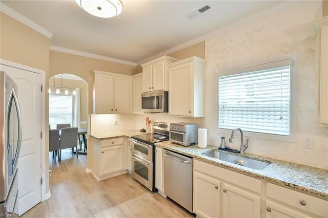 1017 Scotch Pine Way, Mebane, NC 27302