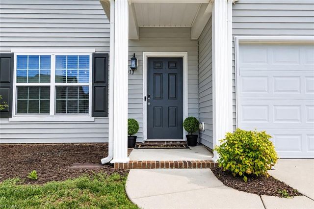 1017 Scotch Pine Way, Mebane, NC 27302