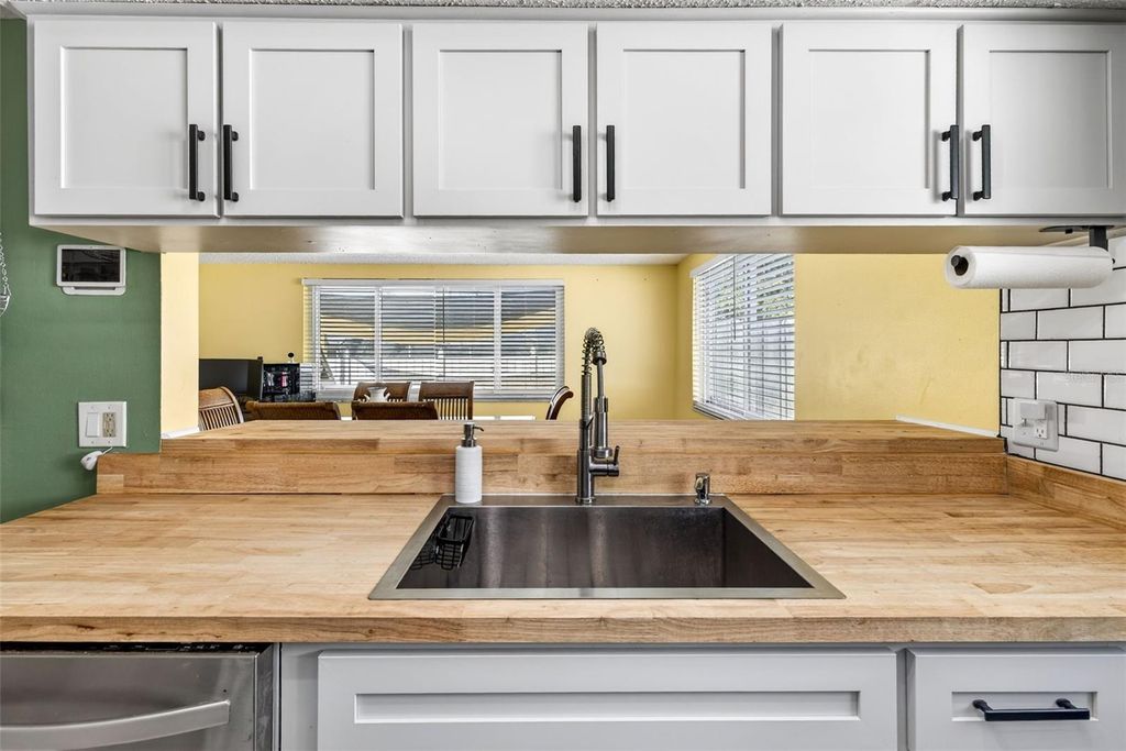 Image 18 of property listing at 7325 NEVA LANE, Port Richey, FL 34668