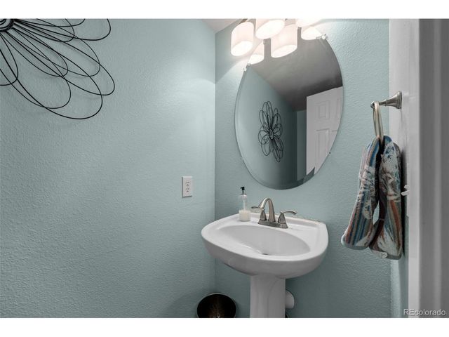 3663 S Quatar Way, Aurora, CO 80018