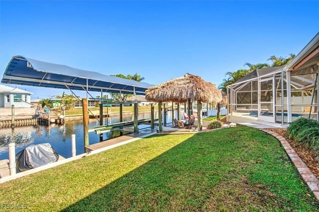 807 Montclaire CT, Cape Coral, FL 33904