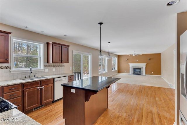 5 Wyndham Way, Milton, NY 12020