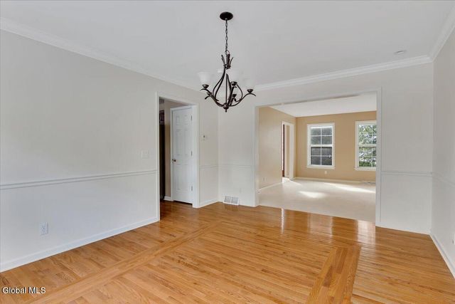 5 Wyndham Way, Milton, NY 12020