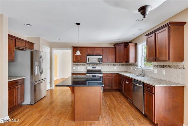 5 Wyndham Way, Milton, NY 12020