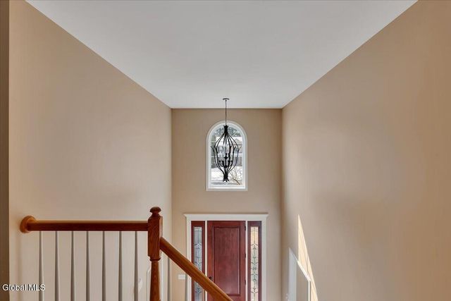 5 Wyndham Way, Milton, NY 12020