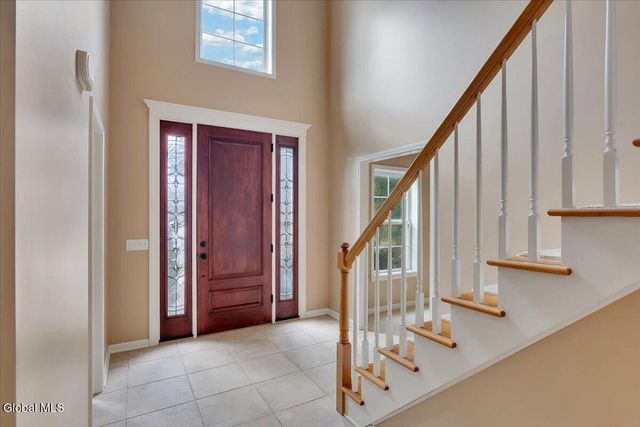 5 Wyndham Way, Milton, NY 12020