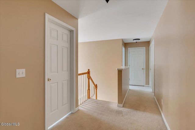 5 Wyndham Way, Milton, NY 12020