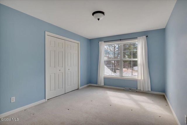 5 Wyndham Way, Milton, NY 12020