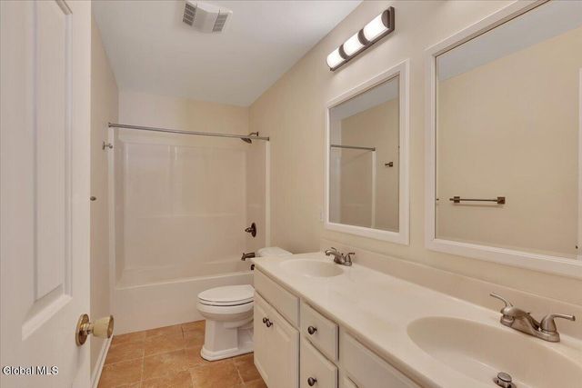 5 Wyndham Way, Milton, NY 12020