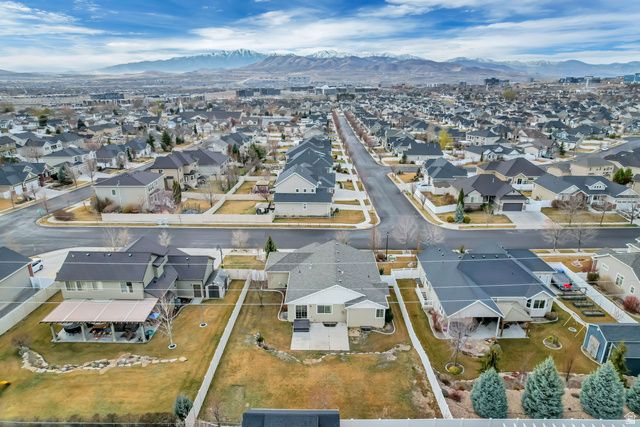 2712 N PARK VIEW CT, Lehi, UT 84043