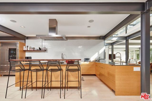 15960 Alcima Avenue, Pacific Palisades (los Angeles), CA 90272