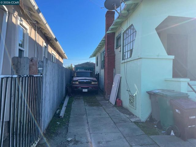 1332 1332 103Rd Ave, Oakland, CA 94603