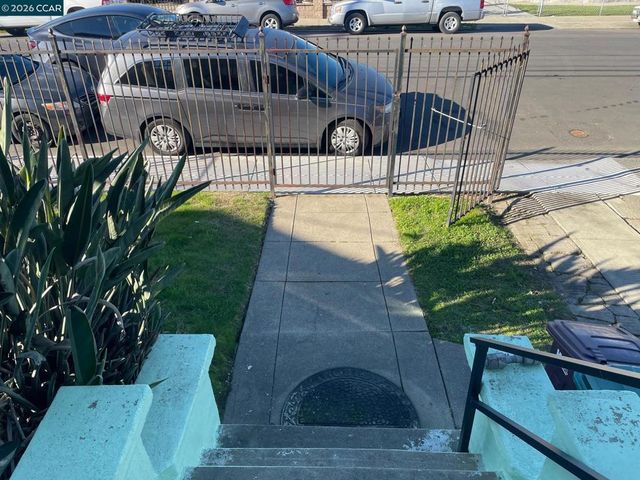 1332 1332 103Rd Ave, Oakland, CA 94603