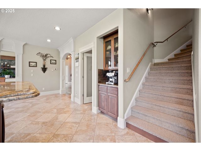 26740 S FISH Rd, Mulino, OR 97042