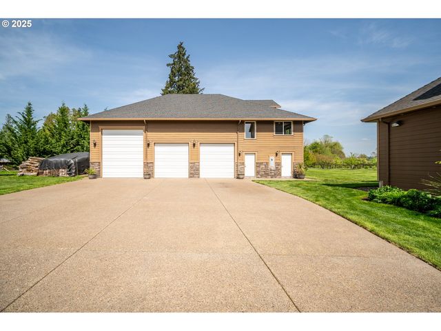 26740 S FISH Rd, Mulino, OR 97042