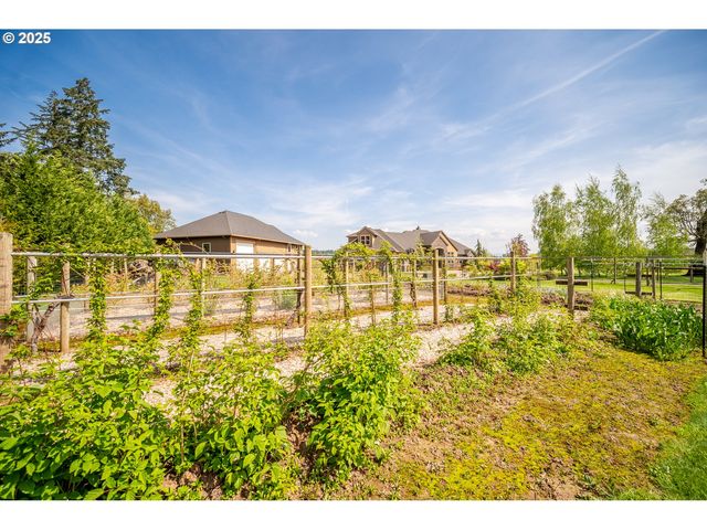 26740 S FISH Rd, Mulino, OR 97042
