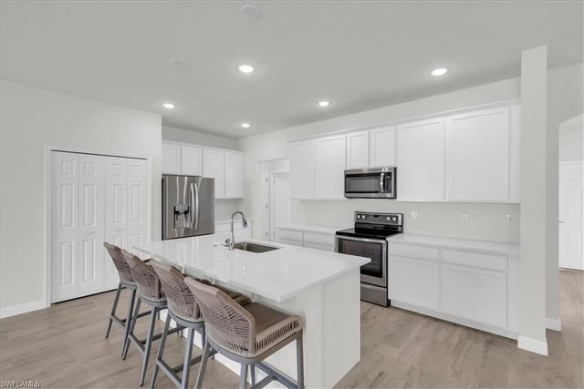 4144 SW 9th PL, Cape Coral, FL 33914