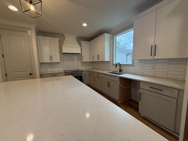 405A S 10th St, Nashville, TN 37206