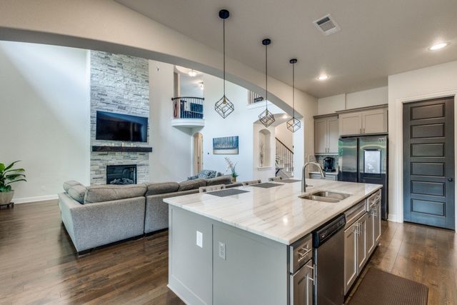 801 Toby Trail, Mansfield, TX 76063