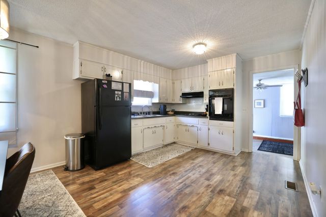 627 Baker Dr, Lafayette, TN 37083