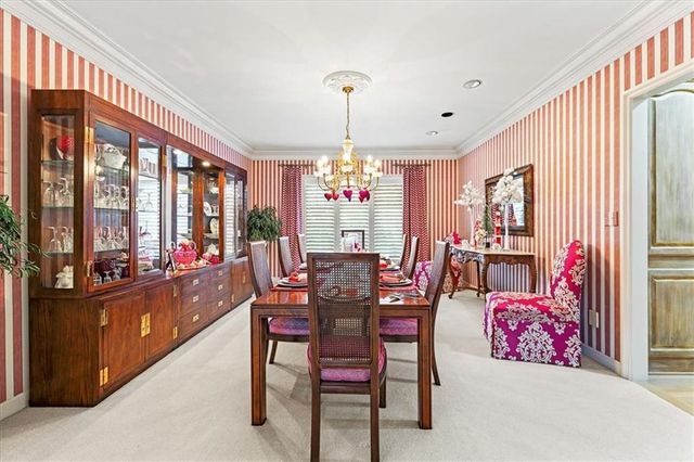 10580 S Glenview Lane, Olathe, KS 66061