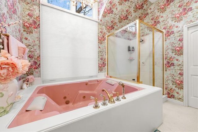 10580 S Glenview Lane, Olathe, KS 66061