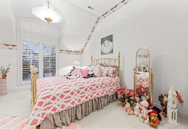 10580 S Glenview Lane, Olathe, KS 66061