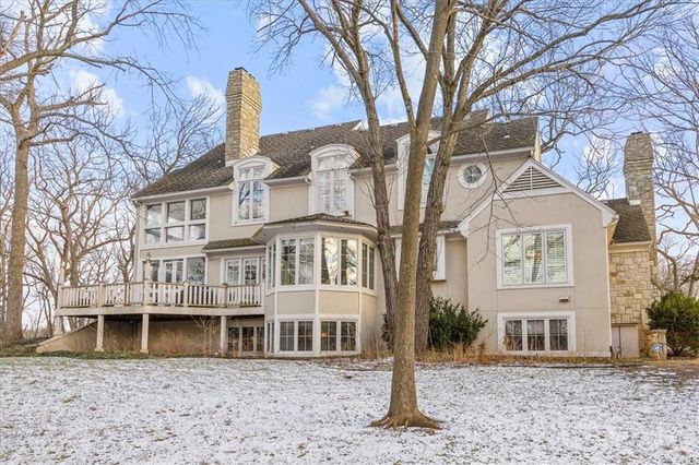 10580 S Glenview Lane, Olathe, KS 66061