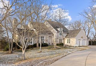 10580 S Glenview Lane, Olathe, KS 66061