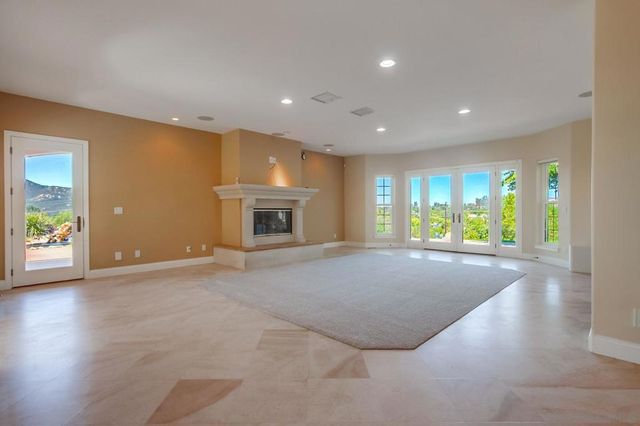 13852 Northcrest Ln, Poway, CA 92064