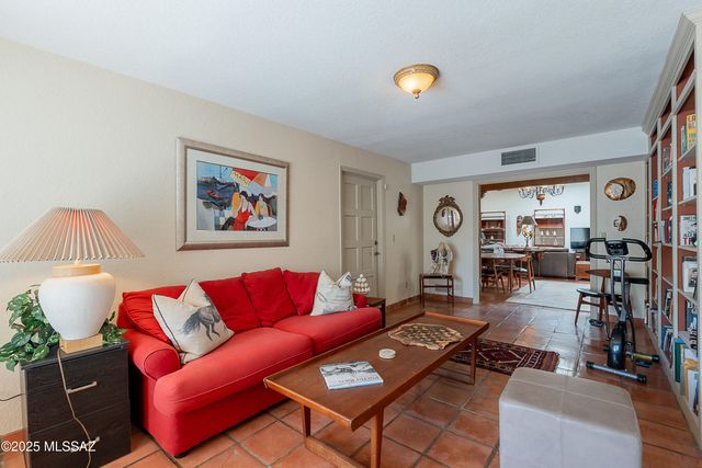 32 Circulo De Prado, Tubac, AZ 85646