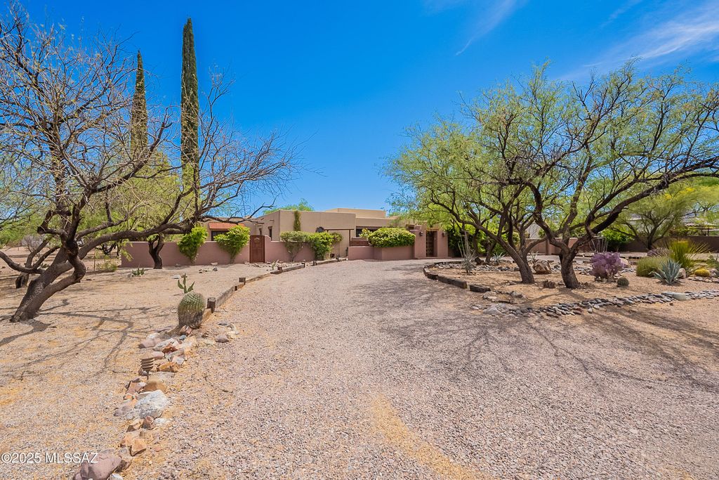 32 Circulo De Prado, Tubac, AZ 85646