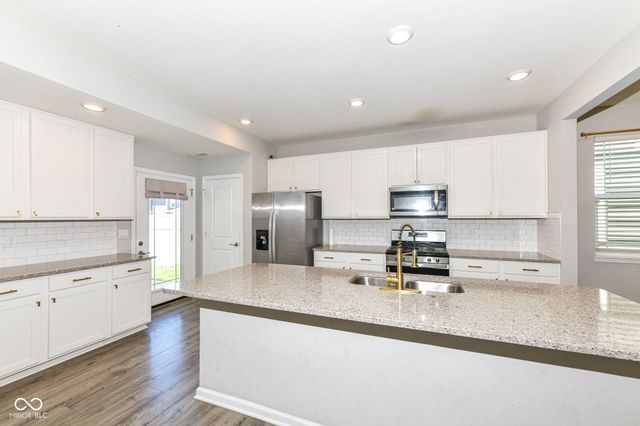 2606 Plano Drive, Whitestown, IN 46075