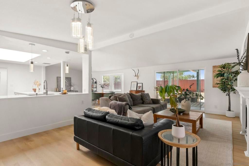 Image 10 of property listing at 1005 Oneonta Avenue, Imperial Beach, CA 91932