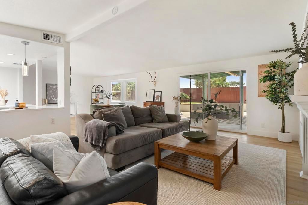 Image 17 of property listing at 1005 Oneonta Avenue, Imperial Beach, CA 91932