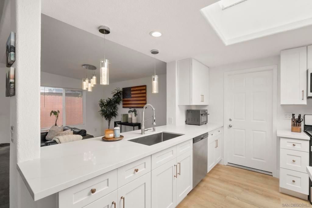 Image 6 of property listing at 1005 Oneonta Avenue, Imperial Beach, CA 91932