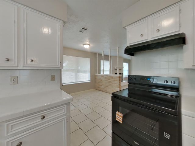 12027 Arrowhead Glen Drive, Houston, TX 77071
