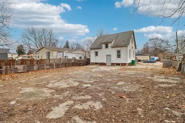 4220 NE 10th Street, Des Moines, IA 50313