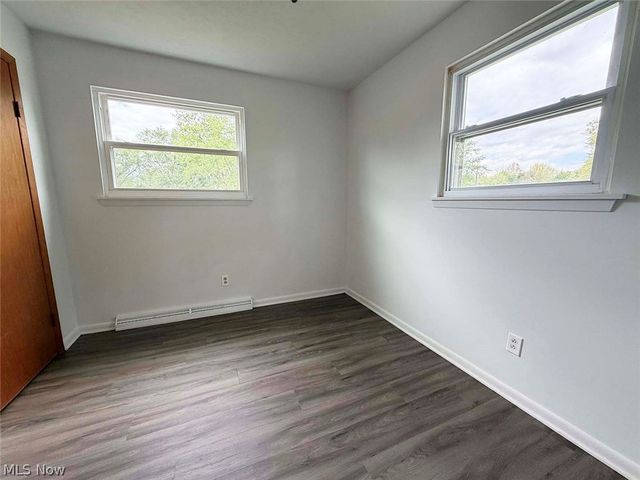 7090 Hillridge Avenue NE, Canton, OH 44721