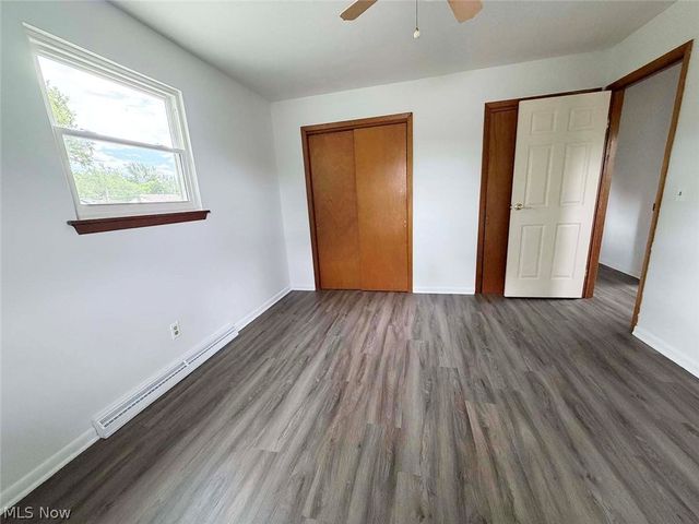 7090 Hillridge Avenue NE, Canton, OH 44721