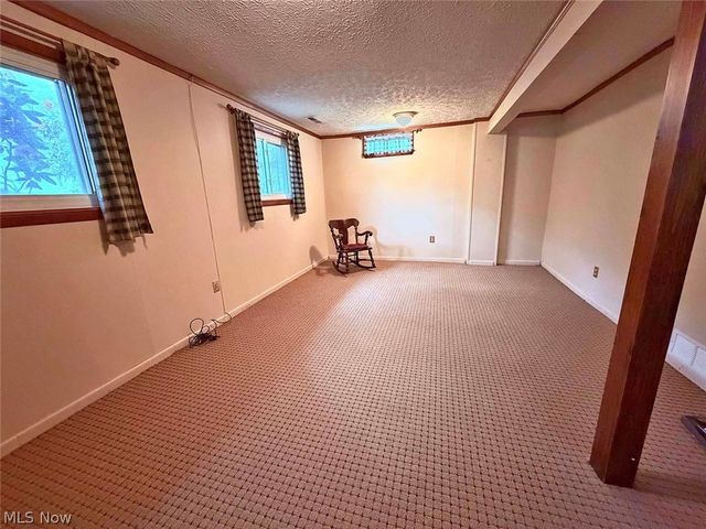 7090 Hillridge Avenue NE, Canton, OH 44721