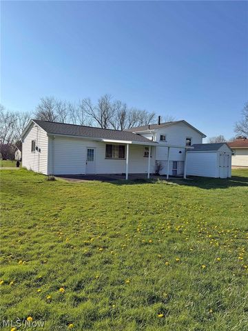 7090 Hillridge Avenue NE, Canton, OH 44721