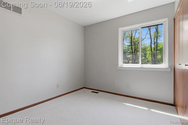 51600 Shelby Road, Utica, MI 48316