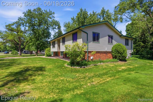 51600 Shelby Road, Utica, MI 48316