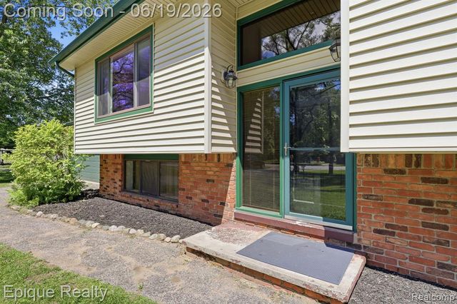 51600 Shelby Road, Utica, MI 48316