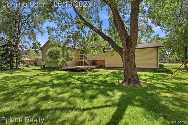 51600 Shelby Road, Utica, MI 48316