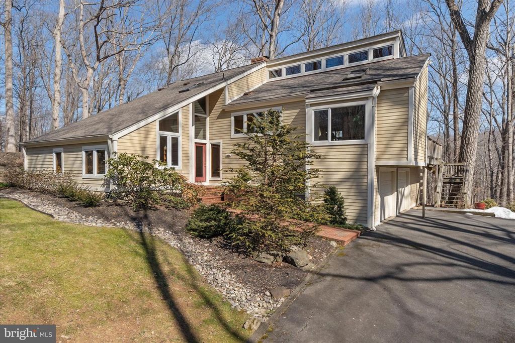 12500 PARADISE SPRING RD, Clifton, VA 20124