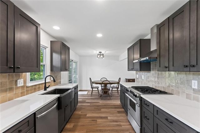 1006 Orrington Place, Lee's Summit, MO 64081